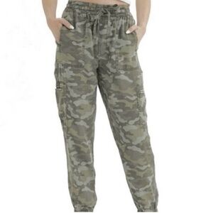 American eagle Camouflage Cargo Jogger Pants | AE utility cargo joggers size L